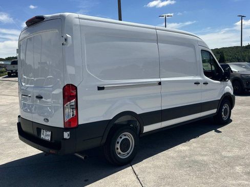 New 2026 Ford Transit 250 148 Medium Roof w/ Load Area Protection Package RWD image 7