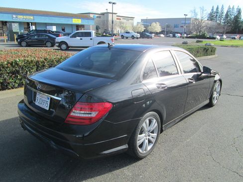 Used 2013 Mercedes-Benz C 250 Sedan image 4