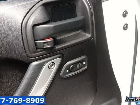 Used 2016 Jeep Wrangler Unlimited Sahara AWD/4WD image 11