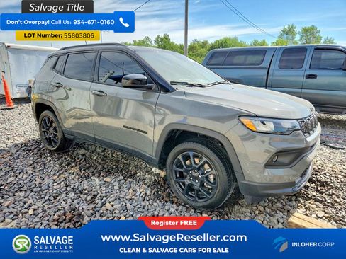 Used 2024 Jeep Compass Latitude w/ Convenience Group AWD/4WD image 5