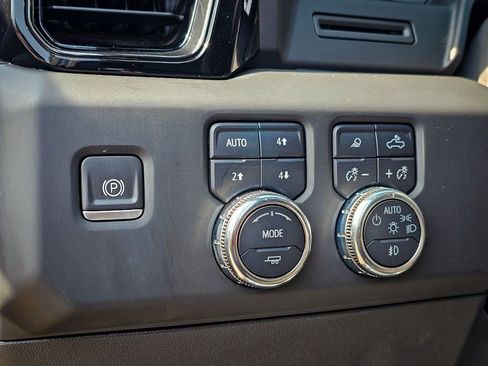 Certified 2024 GMC Sierra 2500 AT4 w/ AT4 Preferred Package image 16