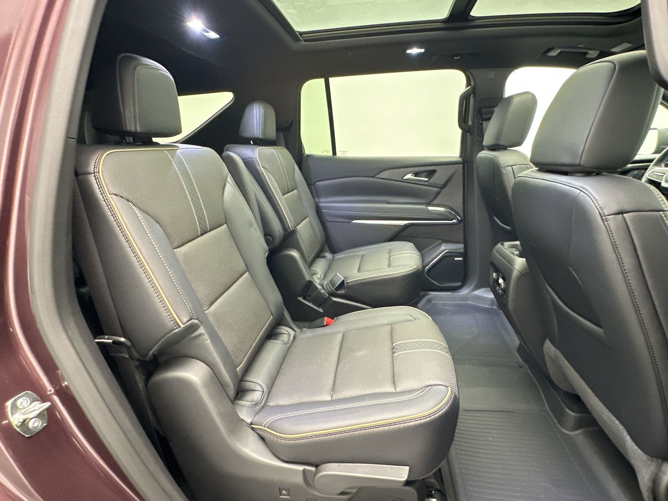 Certified 2026 Chevrolet Traverse High Country AWD/4WD image 32