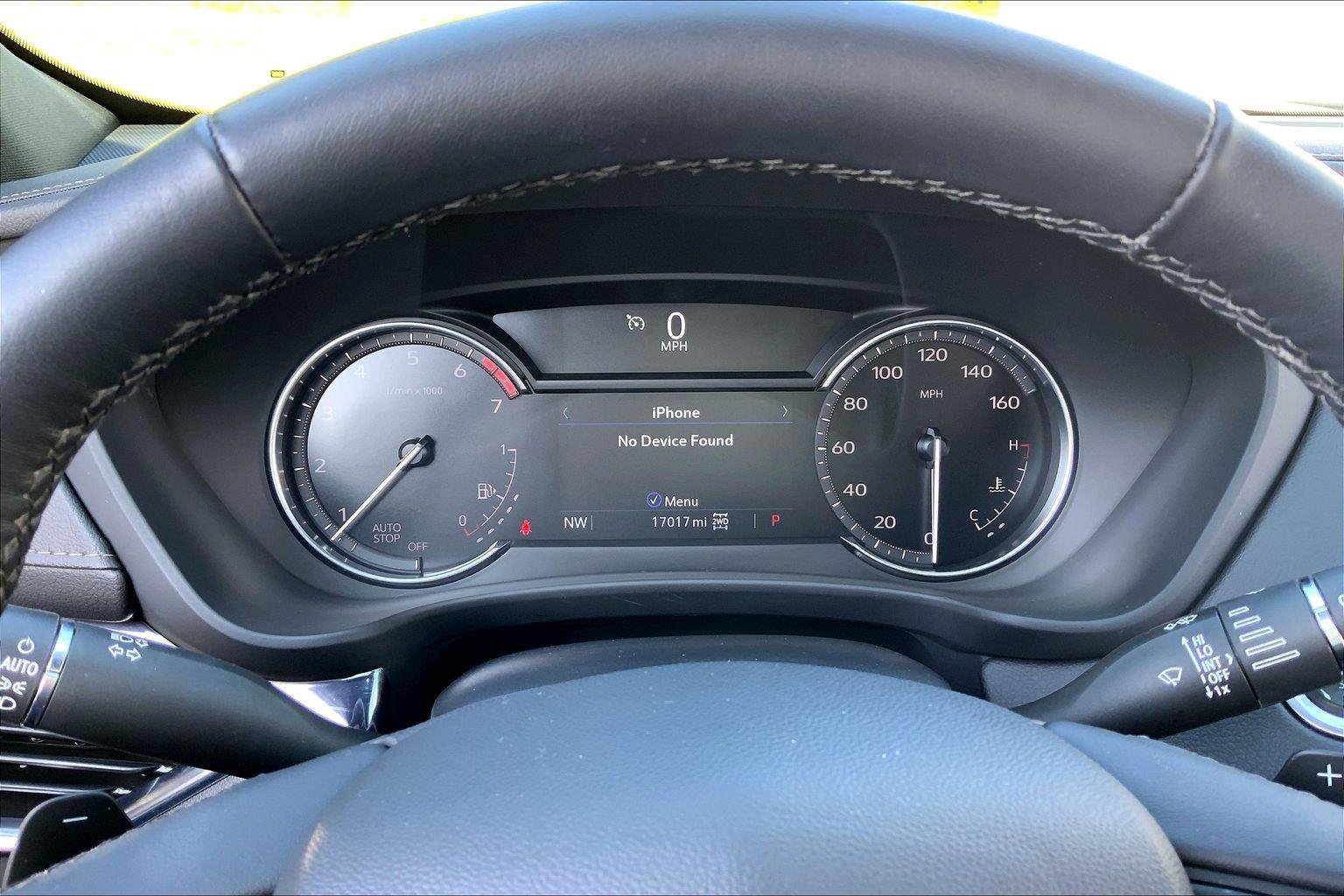 Used 2022 Cadillac XT4 Luxury w/ Cold Weather Package AWD/4WD image 18