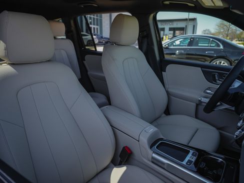 New 2026 Mercedes-Benz GLB 250 4MATIC image 23