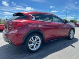 Used 2017 INFINITI QX30 Premium w/ Navigation Package image 4