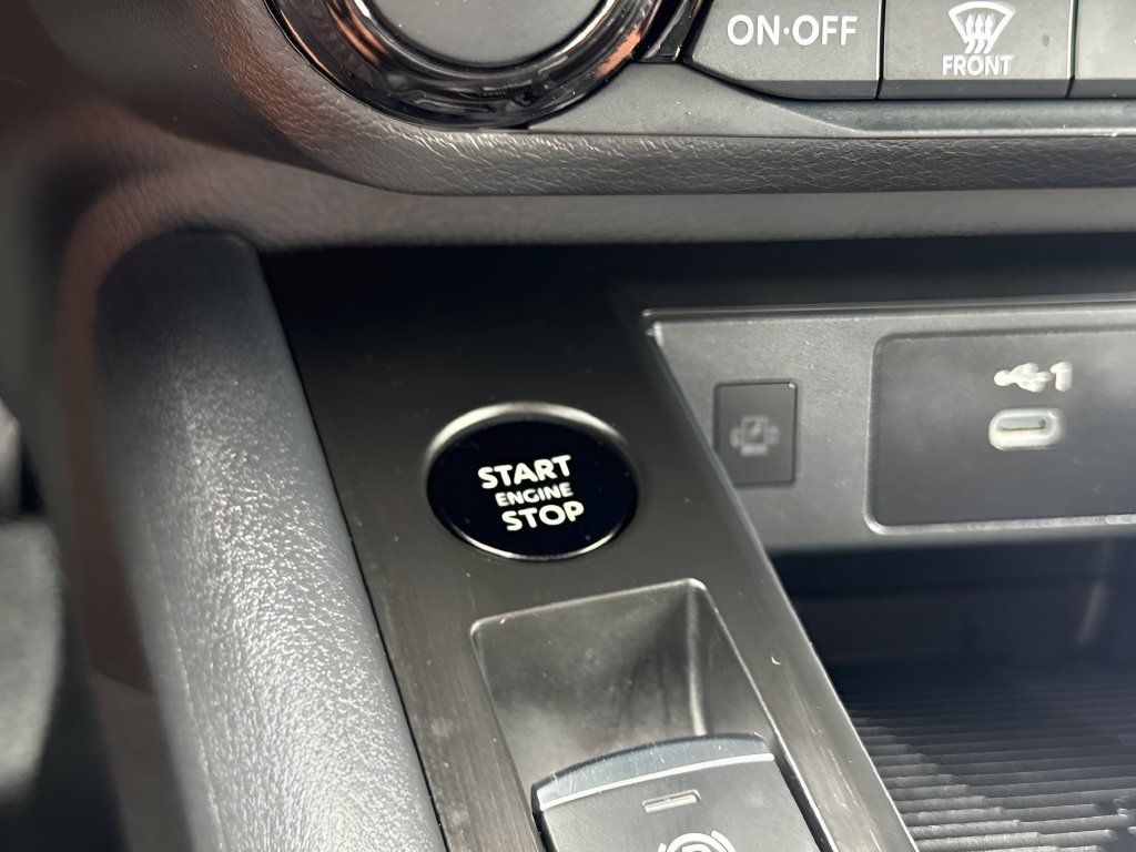 Used 2026 Nissan Kicks SV w/ SV Premium Package FWD image 18
