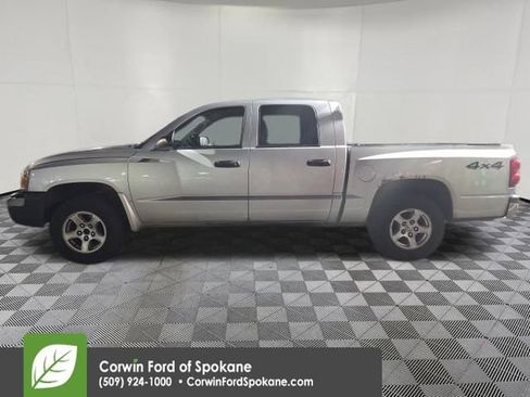 Used 2005 Dodge Dakota SLT image 10
