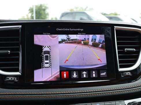 Used 2022 Chrysler Pacifica Pinnacle FWD image 17