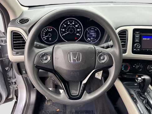 Used 2019 Honda HR-V LX image 12