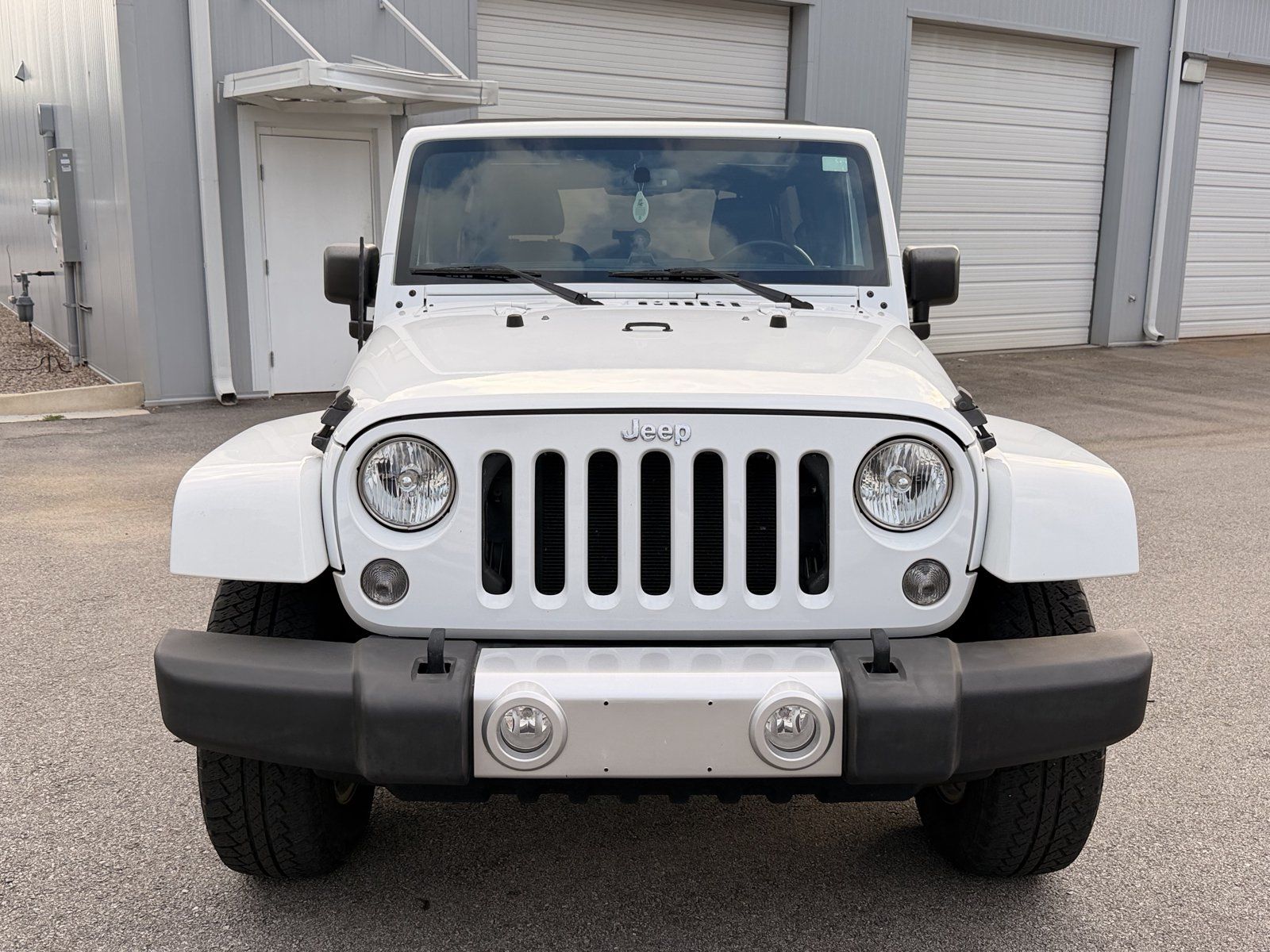 Used 2015 Jeep Wrangler Unlimited Sahara w/ Dual Top Group AWD/4WD image 6