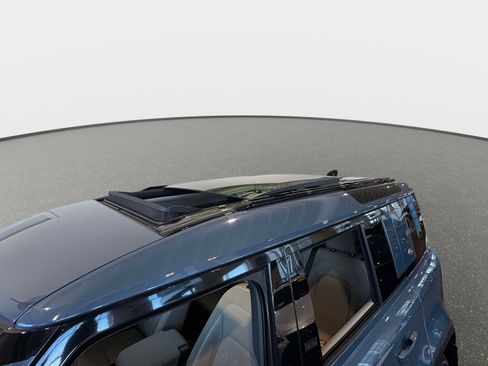 Used 2021 Land Rover Defender 110 S image 7