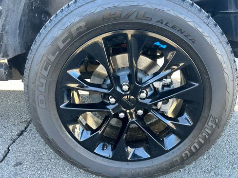 Used 2023 Jeep Wrangler Sahara w/ Cold Weather Group image 17