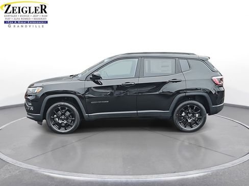New 2026 Jeep Compass Latitude image 8
