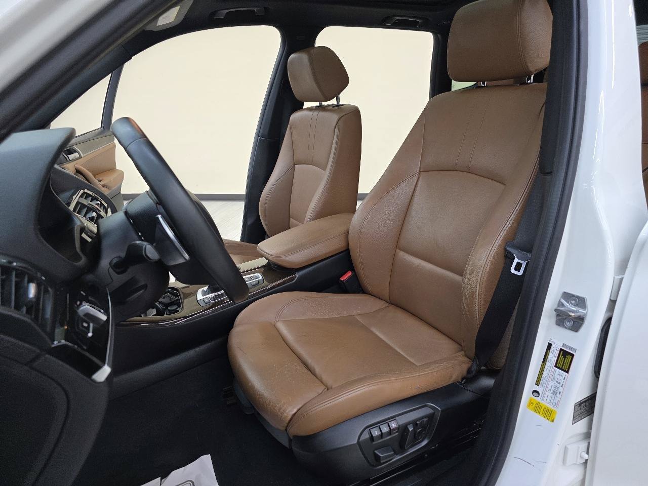 Used 2016 BMW X3 sDrive28i RWD image 17