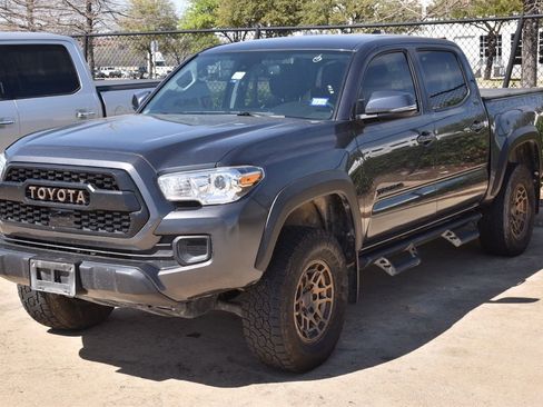 Used 2023 Toyota Tacoma Trail Edition w/ Trail Edition image 2
