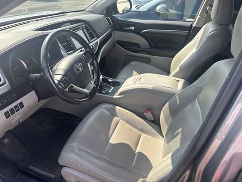 Used 2018 Toyota Highlander Limited AWD/4WD image 23