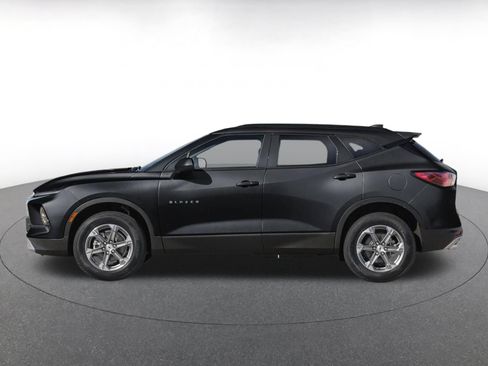 Used 2026 Chevrolet Blazer LT FWD image 3