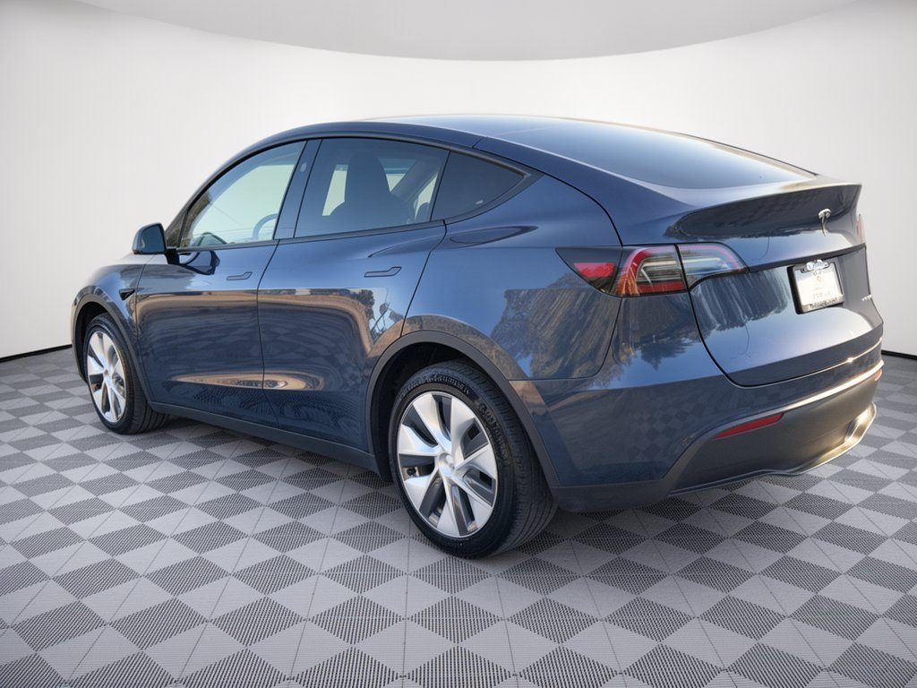 Used 2023 Tesla Model Y Long Range AWD/4WD image 3