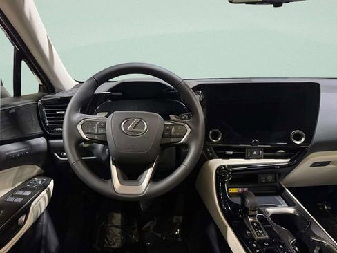 Used 2026 Lexus NX 350 AWD w/ Luxury Package image 12