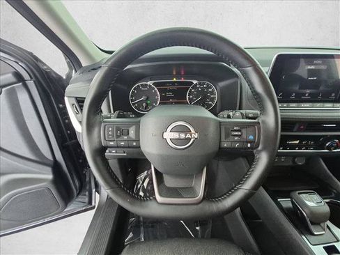 Used 2025 Nissan Rogue SV FWD image 27