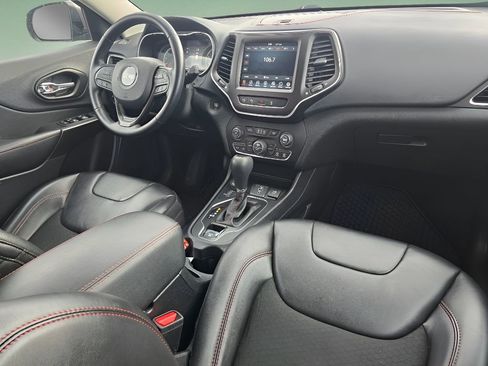 Used 2021 Jeep Cherokee Trailhawk w/ Technology Group image 28