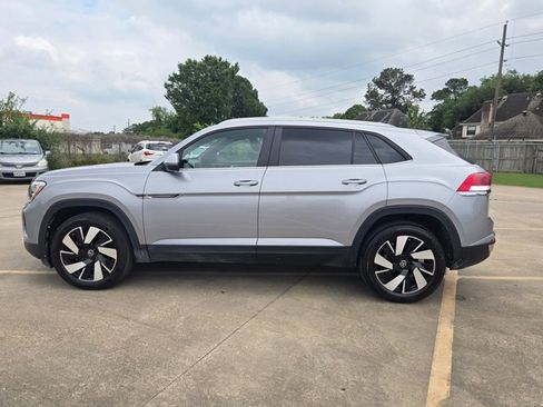 Used 2025 Volkswagen Atlas Cross Sport SE AWD/4WD image 8
