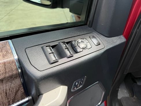 Used 2018 Ford F250 Lariat w/ Lariat Value Package AWD/4WD image 22