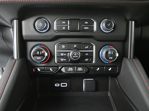Used 2024 Chevrolet Tahoe RST w/ Luxury Package AWD/4WD image 31