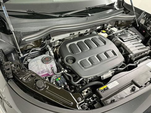 Used 2025 Volkswagen Tiguan SE R-Line FWD image 27