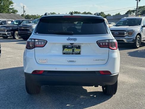 Used 2025 Jeep Compass Limited AWD/4WD image 4