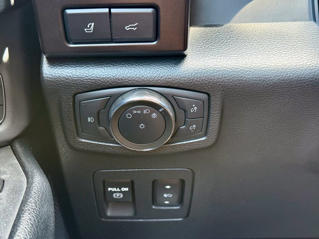 Used 2021 Ford Expedition Limited AWD/4WD image 31