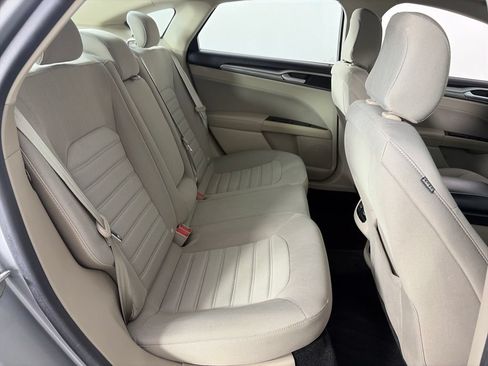 Used 2020 Ford Fusion SE FWD image 29