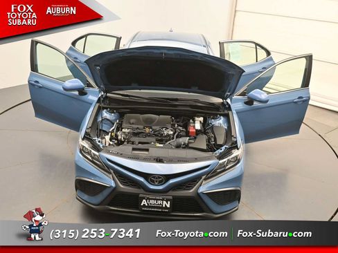 Used 2024 Toyota Camry SE w/ Cold Weather Package FWD image 41