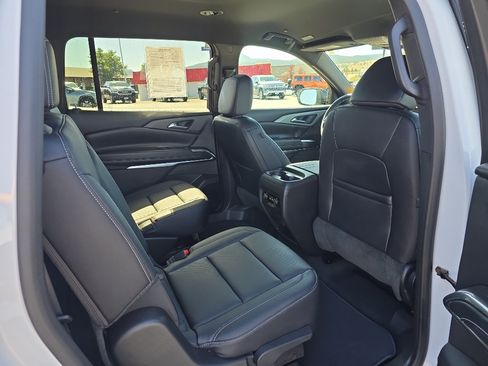 Used 2026 Chevrolet Traverse LT w/ Driver Confidence Package AWD/4WD image 25