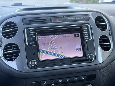 Used 2016 Volkswagen Tiguan SE FWD image 19