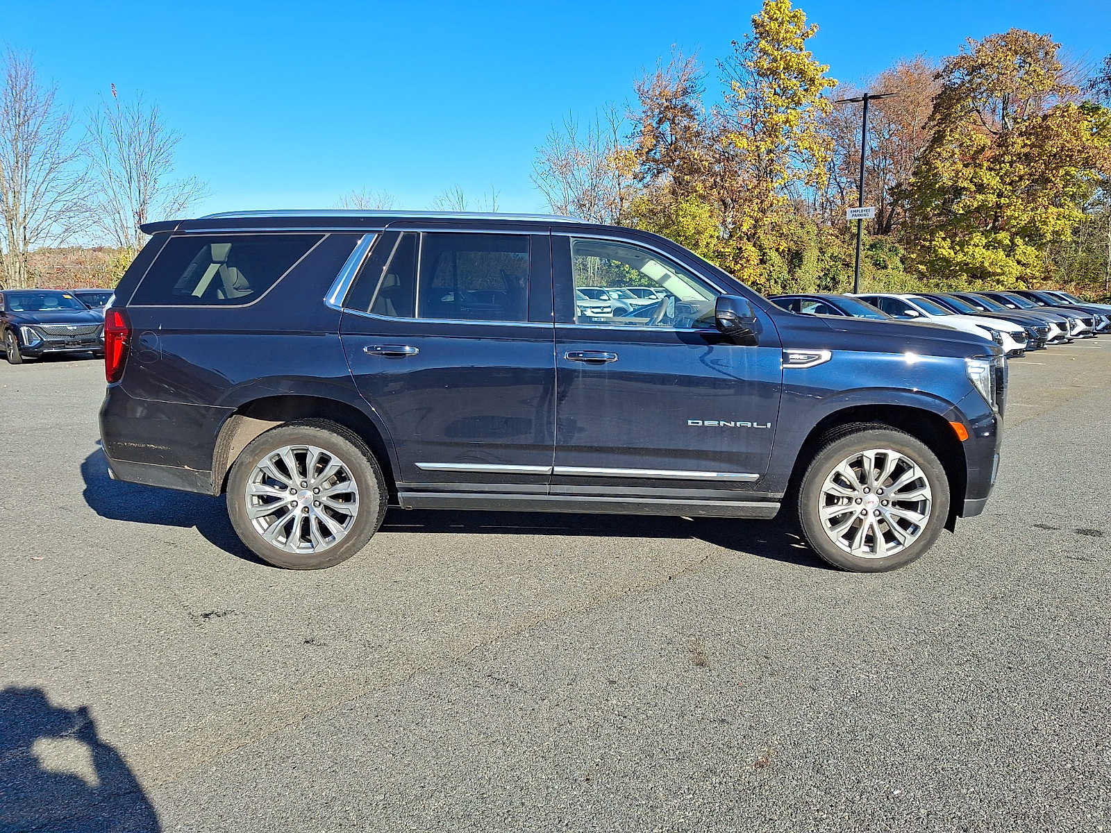 Used 2024 GMC Yukon Denali AWD/4WD image 9