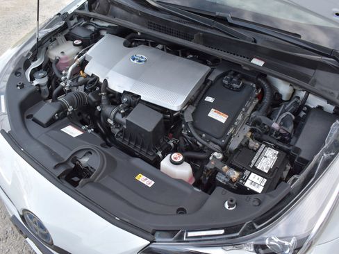 Used 2021 Toyota Prius LE AWD/4WD image 31