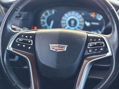 Used 2020 Cadillac Escalade Premium Luxury image 16