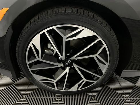 Used 2023 Hyundai Ioniq 6 SEL image 12