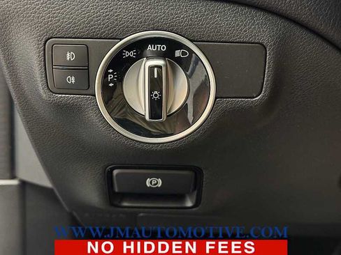Used 2015 Mercedes-Benz GLA 250 4MATIC image 29
