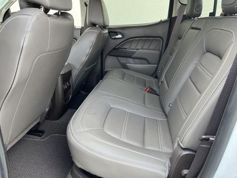 Used 2022 GMC Canyon Denali RWD image 15