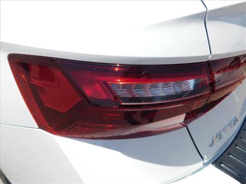 Used 2024 Volkswagen Jetta Sport FWD image 5
