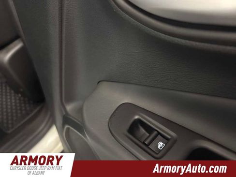 Used 2023 Jeep Renegade Latitude image 30