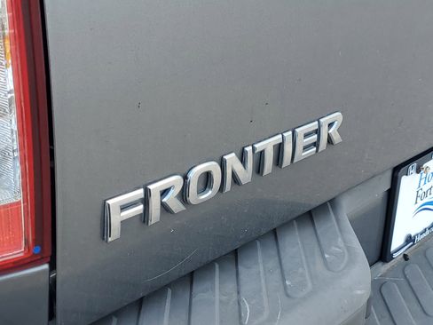 Used 2019 Nissan Frontier Desert Runner image 12