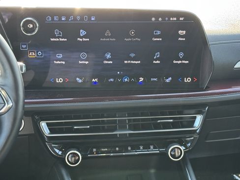 Used 2025 Chevrolet Traverse Z71 w/ Driver Confidence Package AWD/4WD image 16