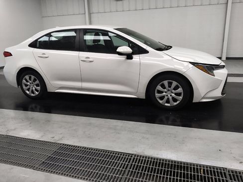 Used 2023 Toyota Corolla LE FWD image 11