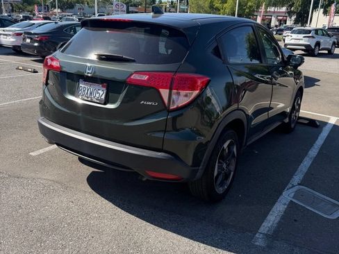 Used 2018 Honda HR-V EX image 3