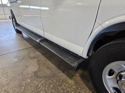 Used 2025 Chevrolet Express 3500 LT w/ LT Preferred Equipment Group RWD image 12