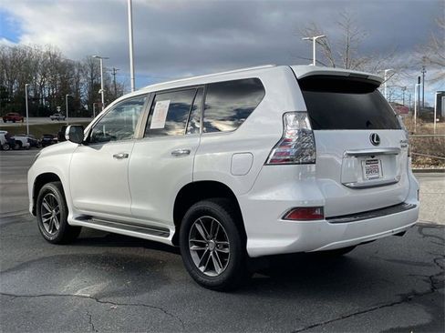 Used 2022 Lexus GX 460 Premium image 3