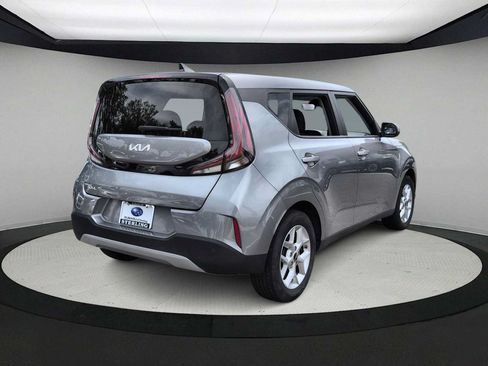 Used 2024 Kia Soul LX w/ Option Group 015 FWD image 8